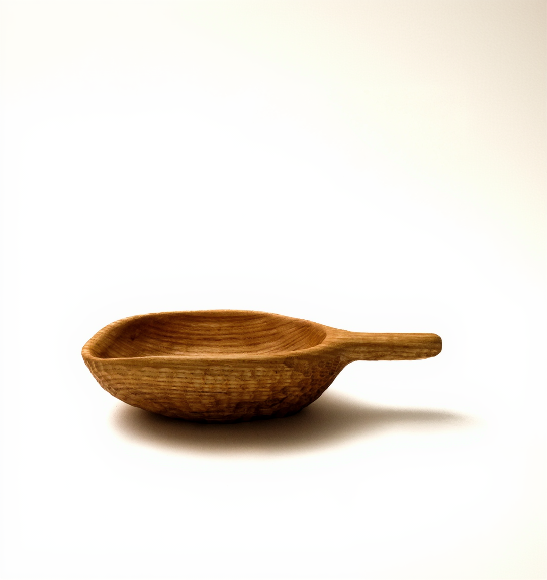 Misshapen nut keeper